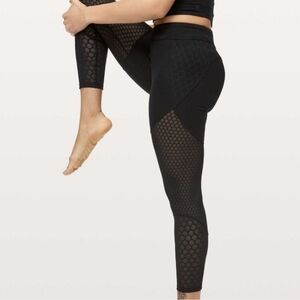 Lululemon Collab Barre3 Limited Editiin High Rise Geo Tight Legging in Black